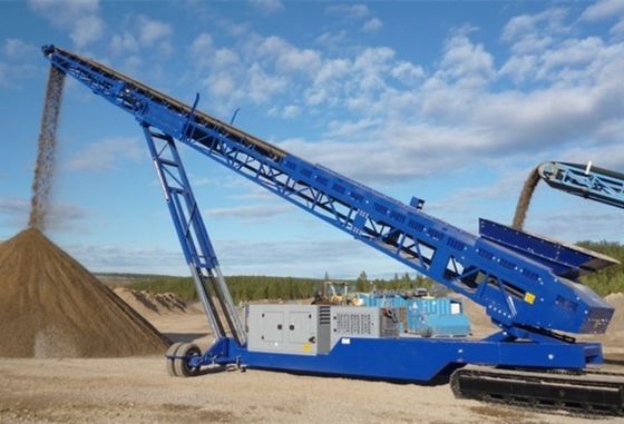 High Capacity Crawler Mobile Stacker Conveyor 360° Crawler Mobility For Soft / Rough Terrain